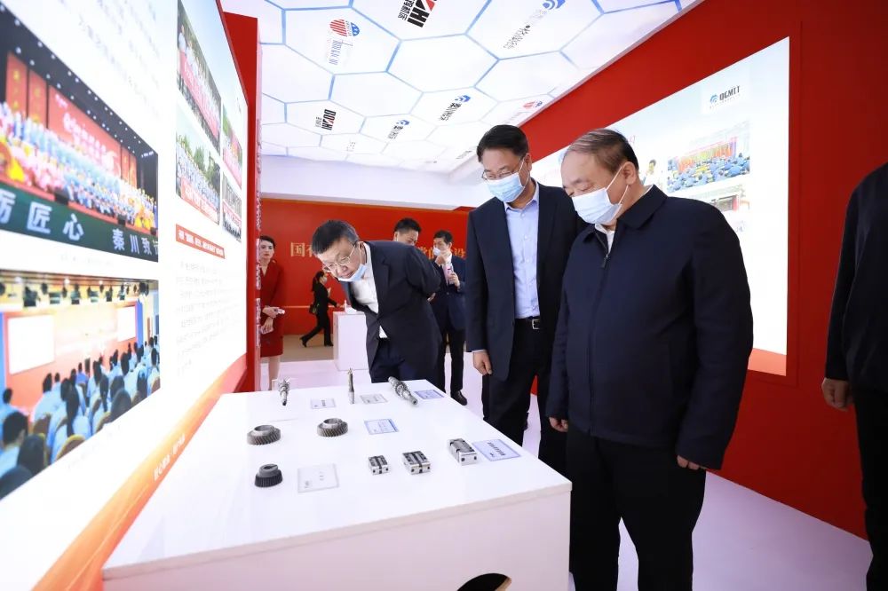 陕西省委常委、组织部长张广智光临秦川集团展位