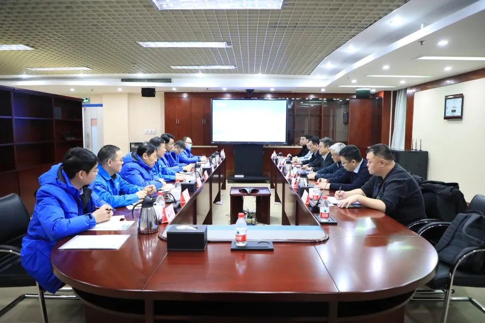 中国工程院造作业钻研室主任屈贤明一行光临秦川集团调研领导工作